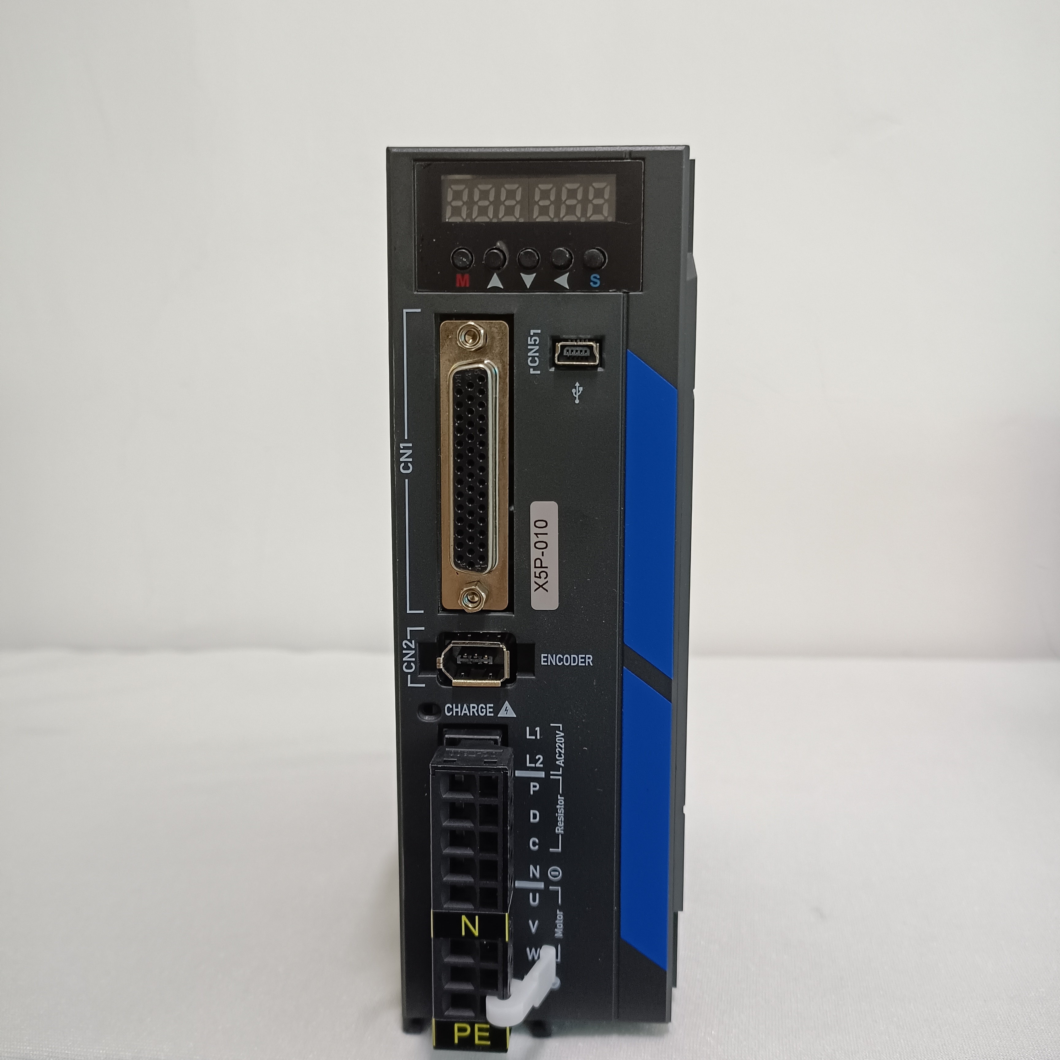 W8P型脉冲伺服驱动器